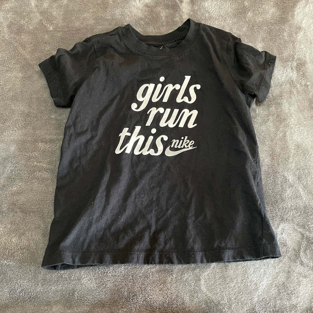 Nike Girls Run This Black Tee